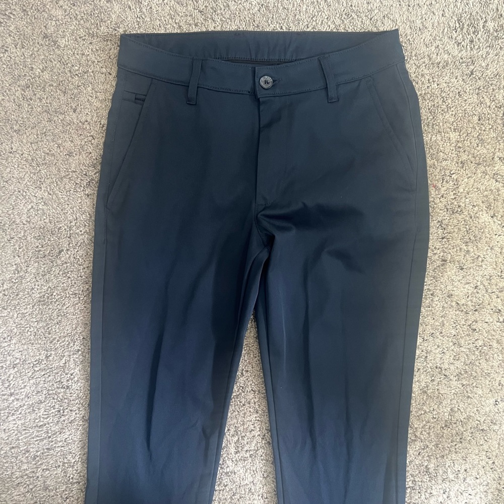 Navy blue golf pants for the office! Like new and Slim fit.